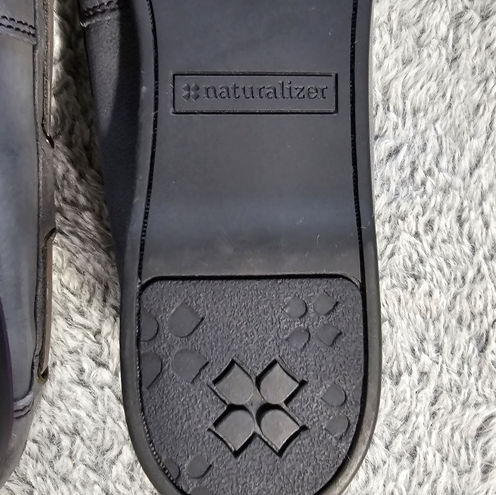 Women's Grey Naturalizer Loafers, Size 7 - Picture 9 of 12